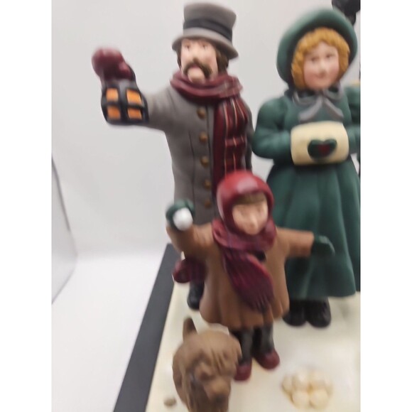 Vintage Christmas Lighted Carolers Musical Holiday Scene Figure 11" - Picture 5 of 16